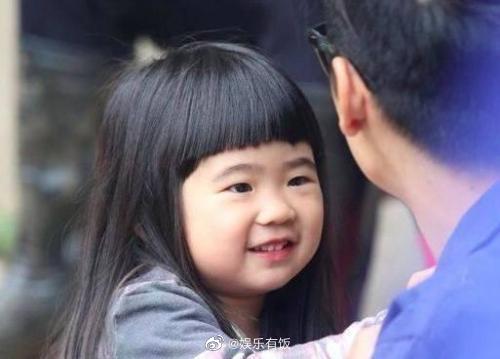 曹格兒女「飆速轉大人」！Joe「暴風抽高」　包子妹「超模長腿」嚇歪網！