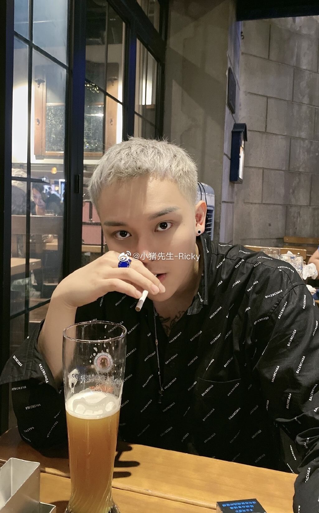 半年離婚兩次！百萬網紅「再曝復合新歡」　網傻眼：戲演完了沒？