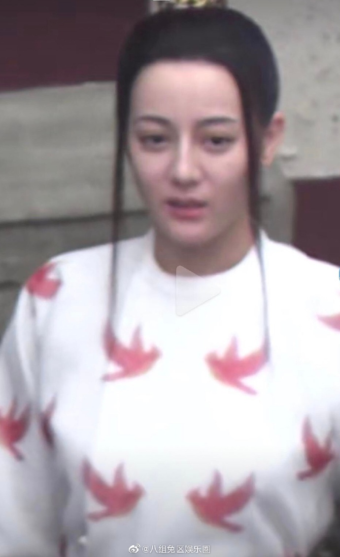 胖成水桶腰!迪麗熱巴「臉腫無修圖照」流出 網嚇歪:女神崩壞?