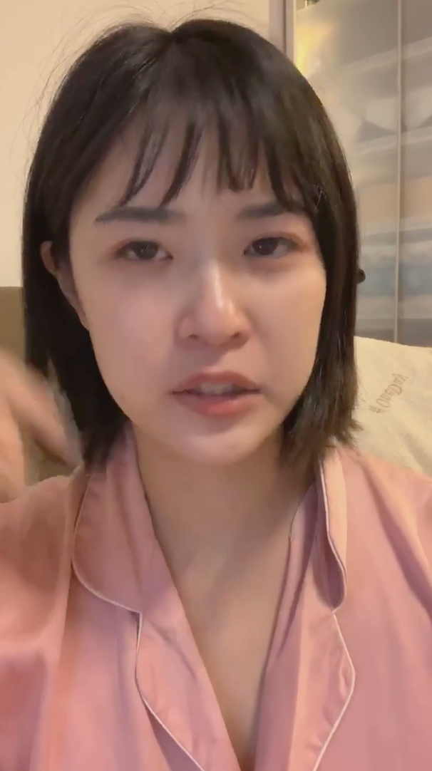 為業配竟在流理臺洗嬰?! 「黑澀會」小貓道歉哭:浴室沒訊號不能開直播