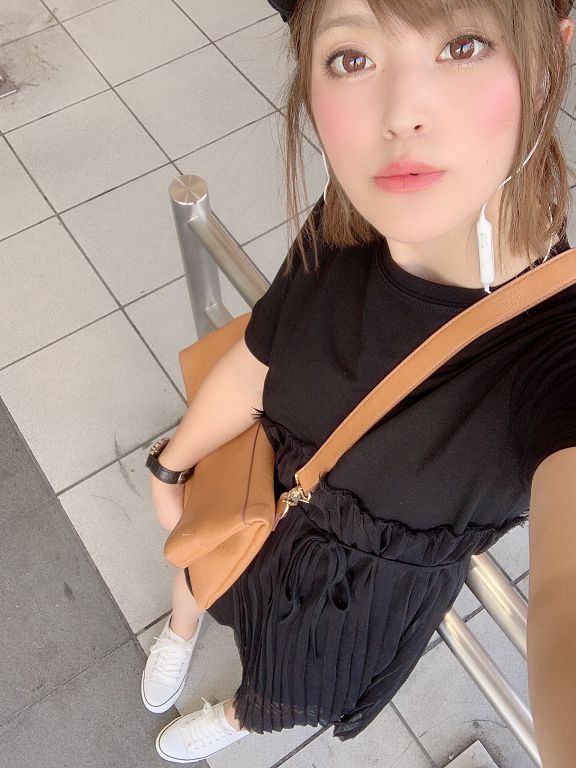 弟遭嗆「把你姊的DVD寄來」!女優「被爸看到」曝光身分:吐露心聲