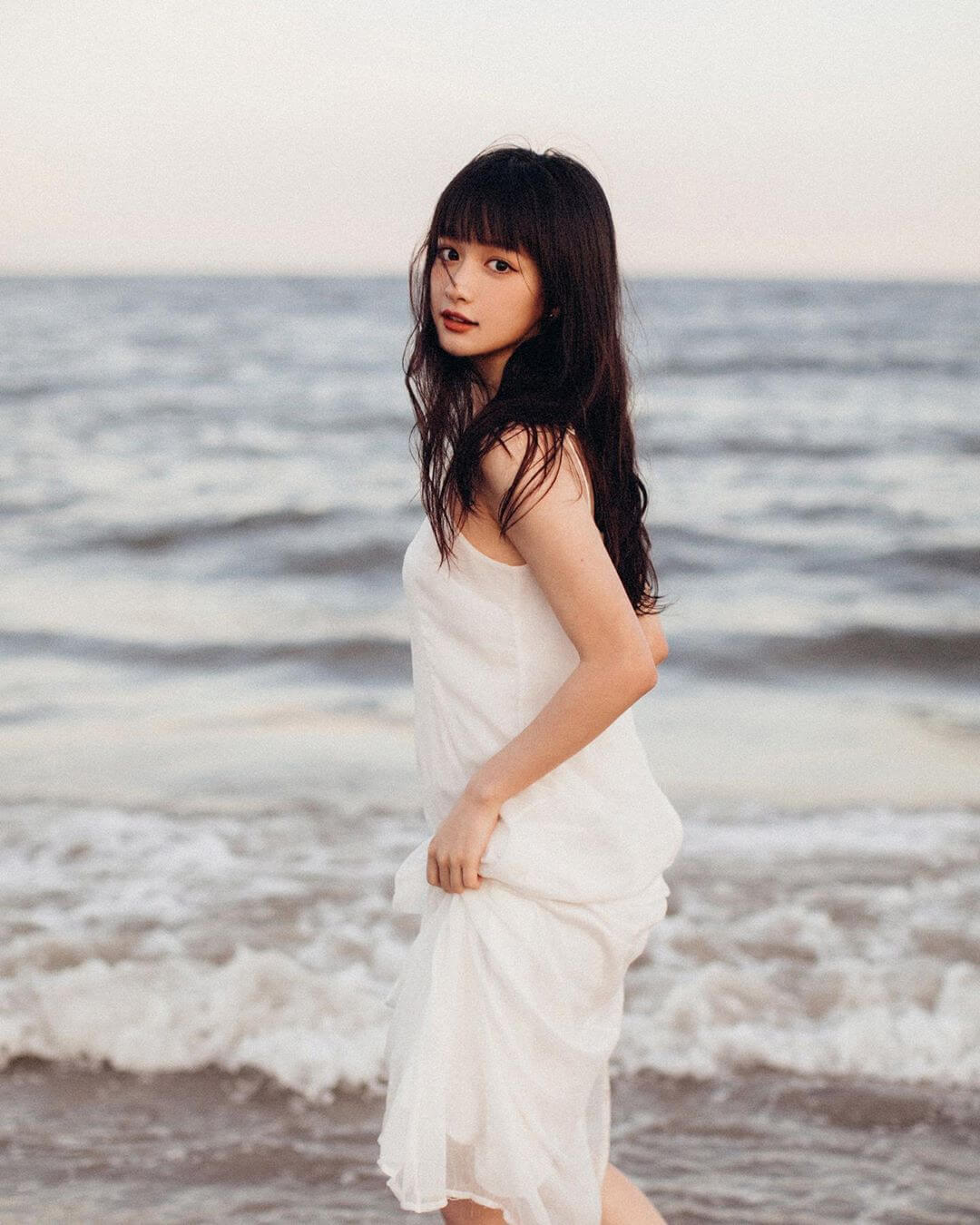 曾暗酸歐陽娜娜臉大！網紅「近照曝光」　「長相突變」嚇歪網！