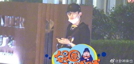 肉貼男模豔照流出！《青你2》林小宅「再爆擁新歡」　網傻眼：一個月三次