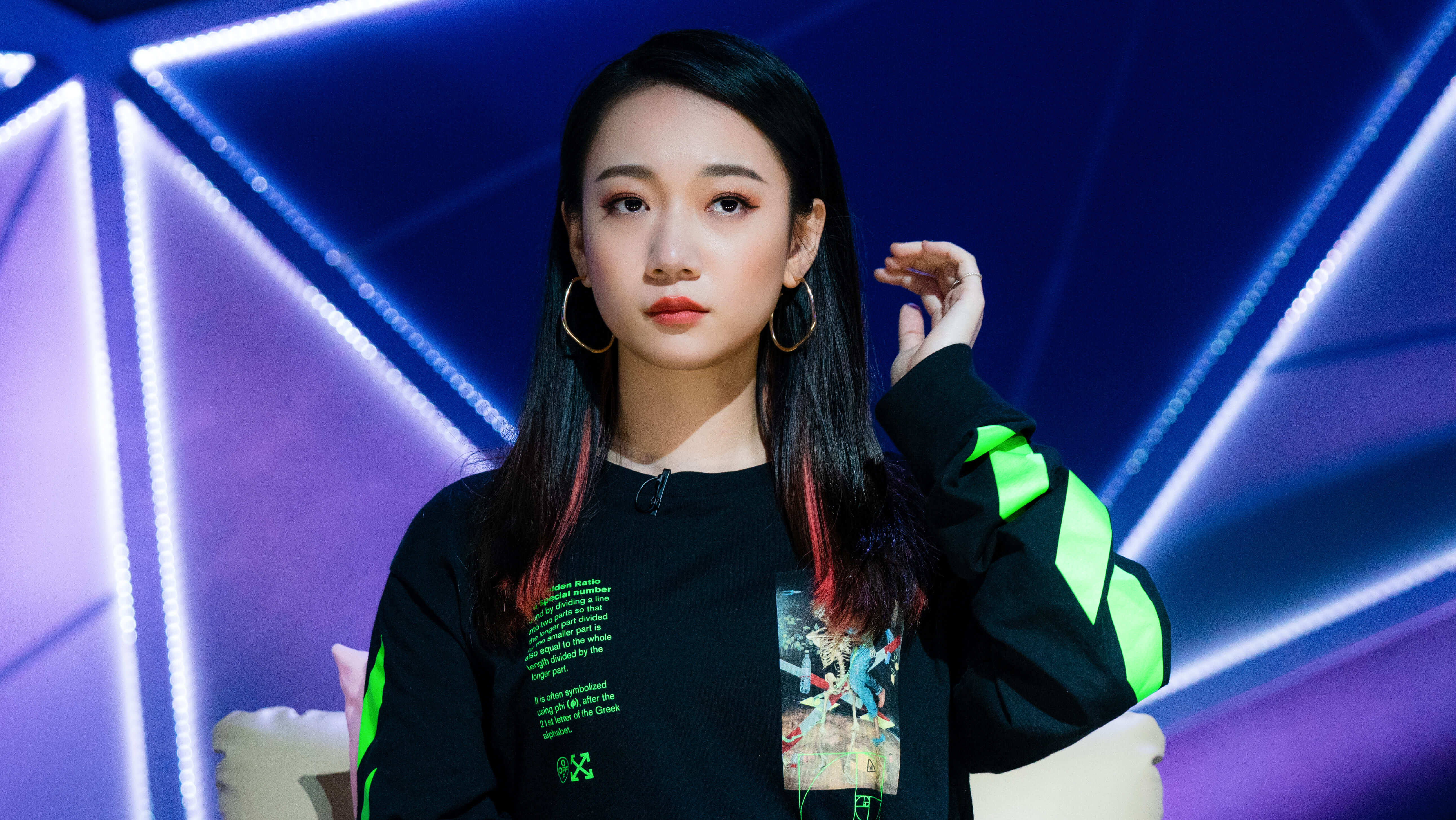 ØZI、吳卓源「遭問是不是在交往」 互相鬥嘴現場笑翻!