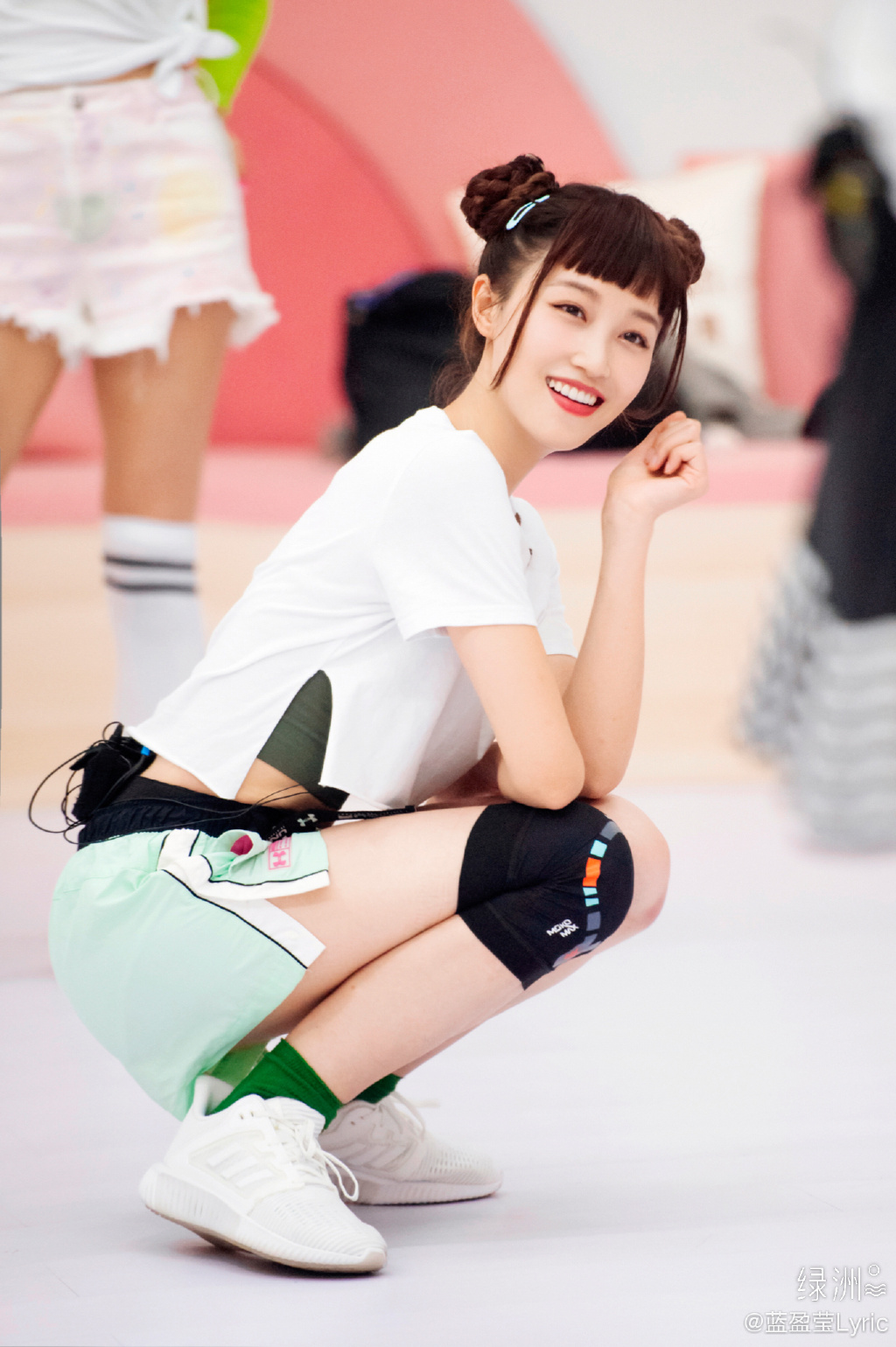 有心結？伊能靜爆「和同台女星不合」　表情全拍下！