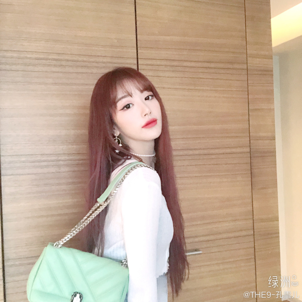 THE9孔雪兒真實身材現形？網抓「長腿詭異扭曲」：修圖太超過？