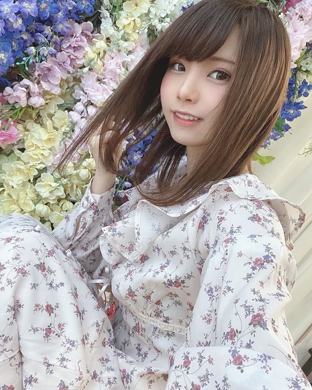 照片「裙子突消失」!超兇Coser挨轟「陪睡賺錢」回擊:我工作很多