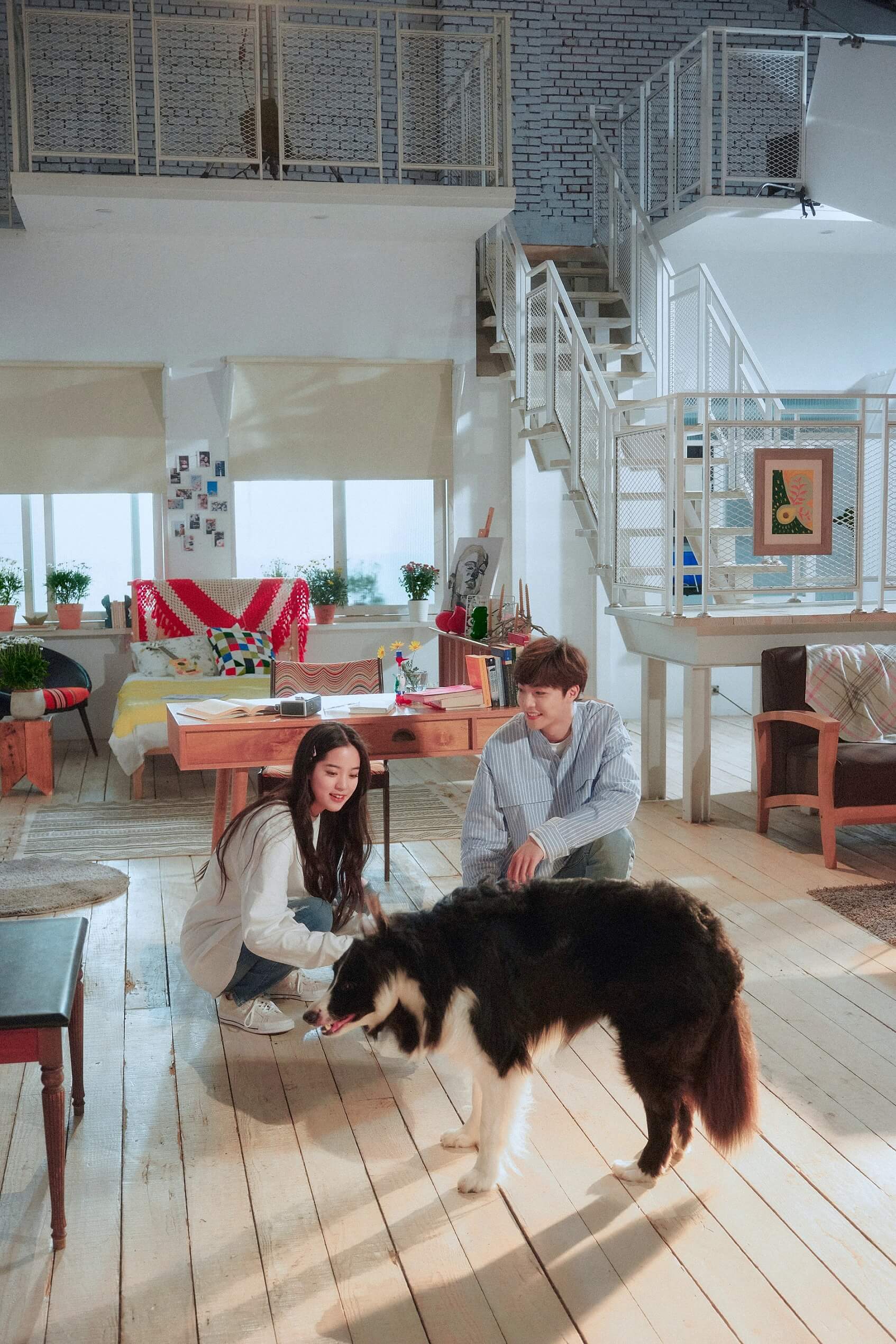 歐陽娜娜「驚喜合作陳立農」 牽手漫步互動超甜蜜!