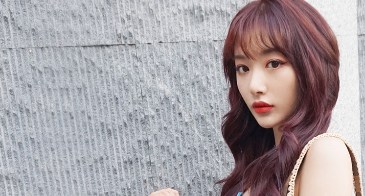 THE9孔雪兒真實身材現形？網抓「長腿詭異扭曲」：修圖太超過？