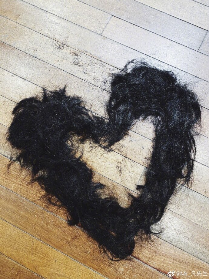 頭髮長到蓋掉整張臉!吳亦凡「終於曝光新髮型」 萬人暴動:帥炸!