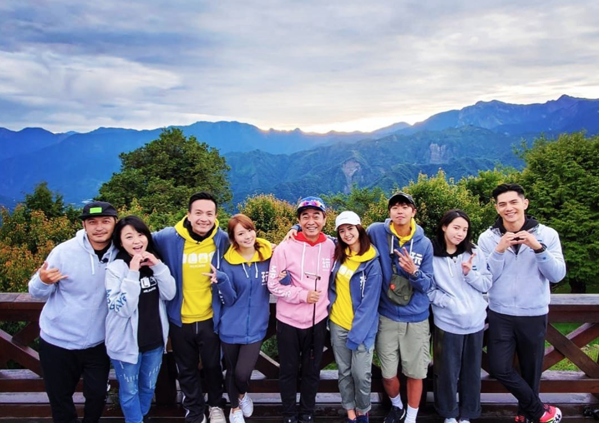 小鐘《玩很大》對嘴猛吸女神林莎 下一秒疑見「搭帳篷」