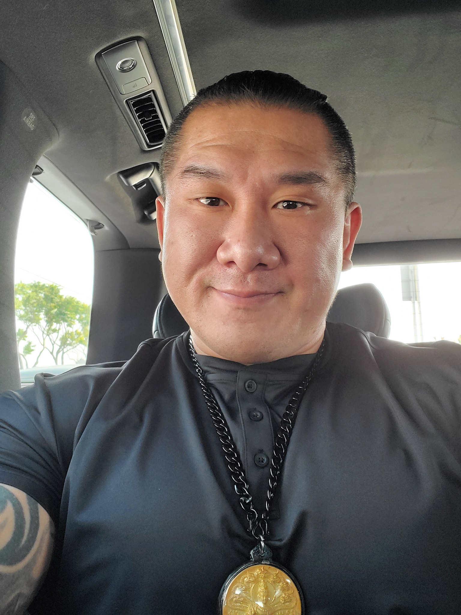 直播急中斷!粉絲嚇壞「怎麼了?」 館長面色凝重曝:兒子腿被踩斷