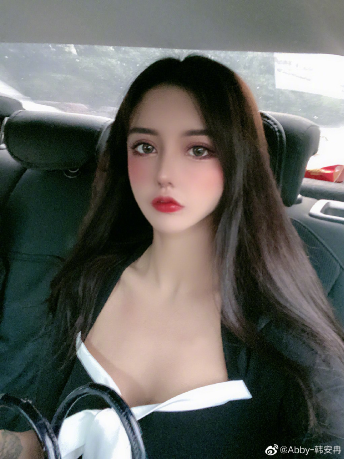 第35次整形！百萬網紅「整到快沒鼻孔」　網嚇歪：確定還能呼吸？