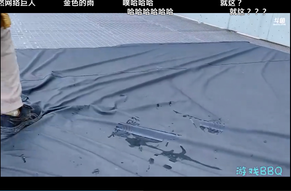 太尷尬!實況正妹「高空彈跳」嚇爆 「驚見一灘水」網傻眼:失禁?