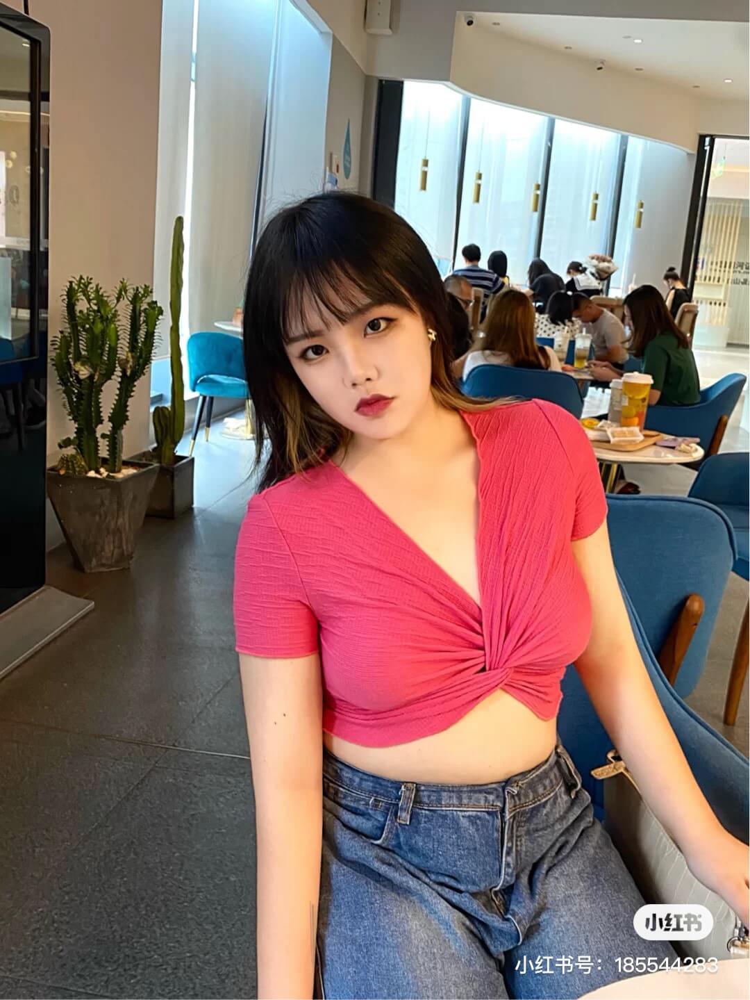 騙很大！超正網紅「XS變XXXL」真實身材曝光　網全嚇歪：根本邪術！