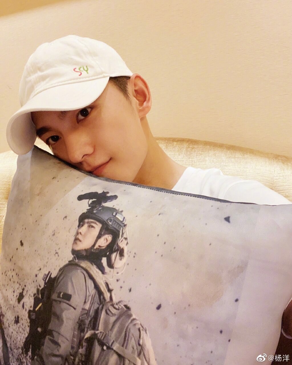 第3次演遊戲大神?楊洋爆新戲「合作迪麗熱巴」 粉絲掀論戰:別再演了!