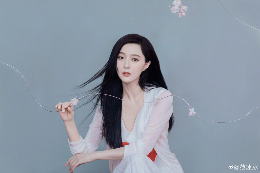 分手一年終鬆口!范冰冰自曝「和李晨分手心情」:曾半夜爆哭