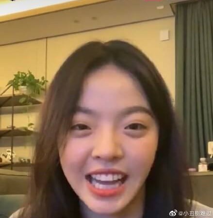 曾爆力挺閨蜜「插刀歐陽娜娜」！「華誼千金」疑似認愛　黑歷史全翻出！