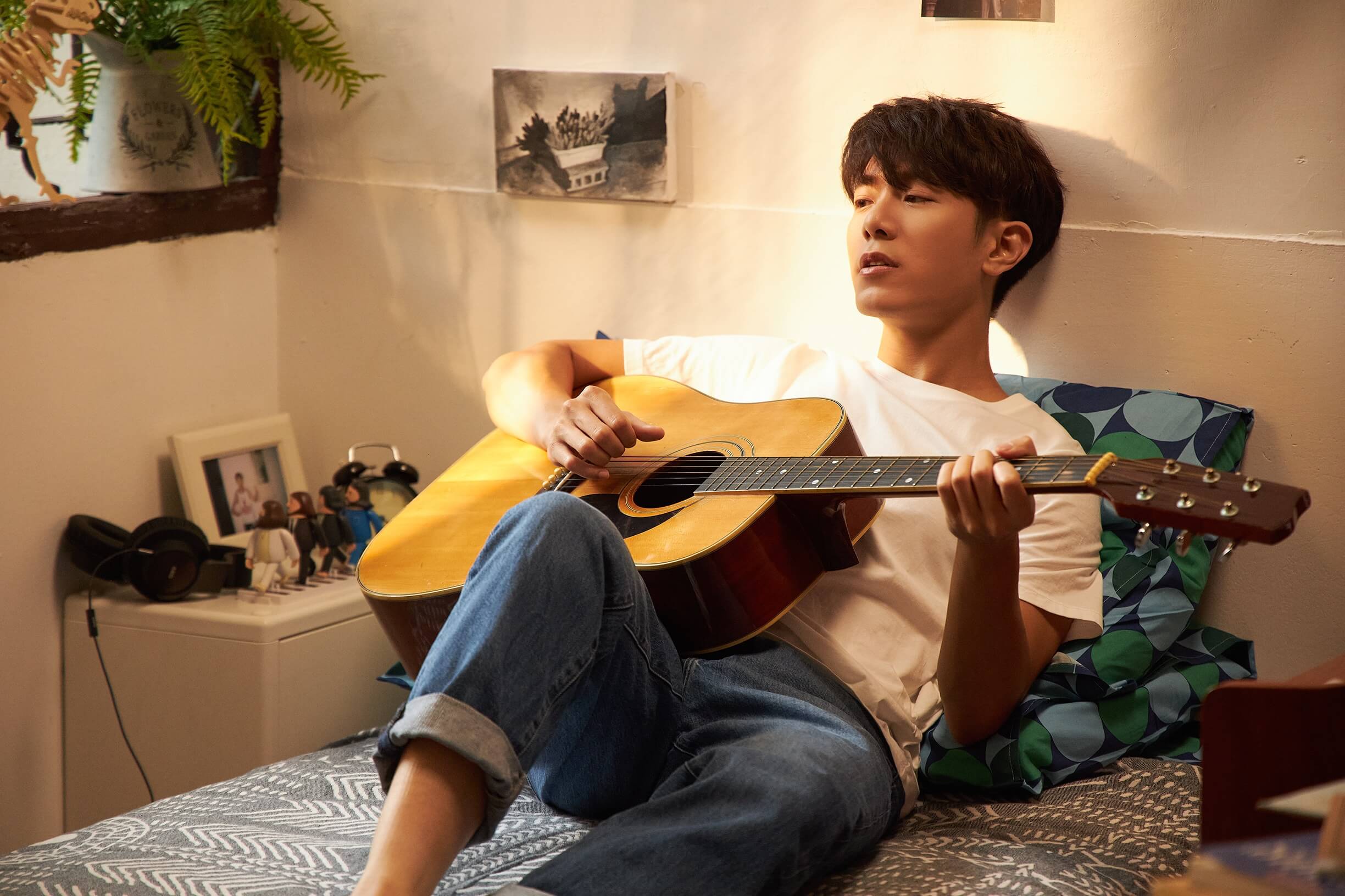 韋禮安「爸媽首次入鏡」 MV送別時媽媽泛淚:每次都18相送!