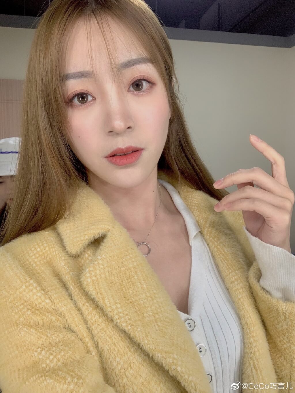 說晚安之後偷偷來！正妹直播主「出軌金主」　男友氣炸：把小王說成閨蜜