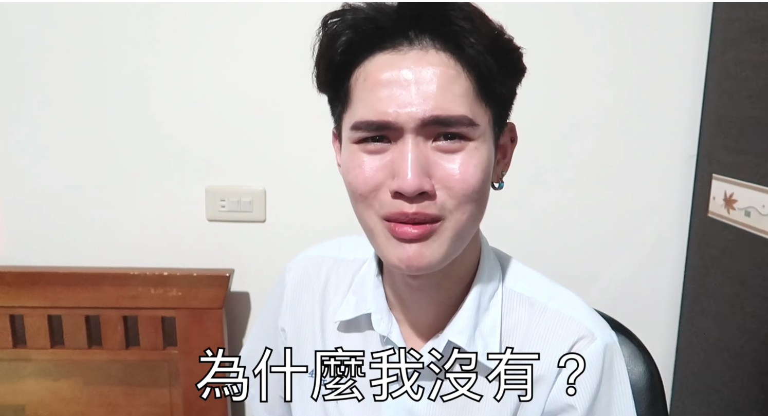 已故母親仍不斷遭酸民消費  鍾明軒坦言：每晚都想自殺