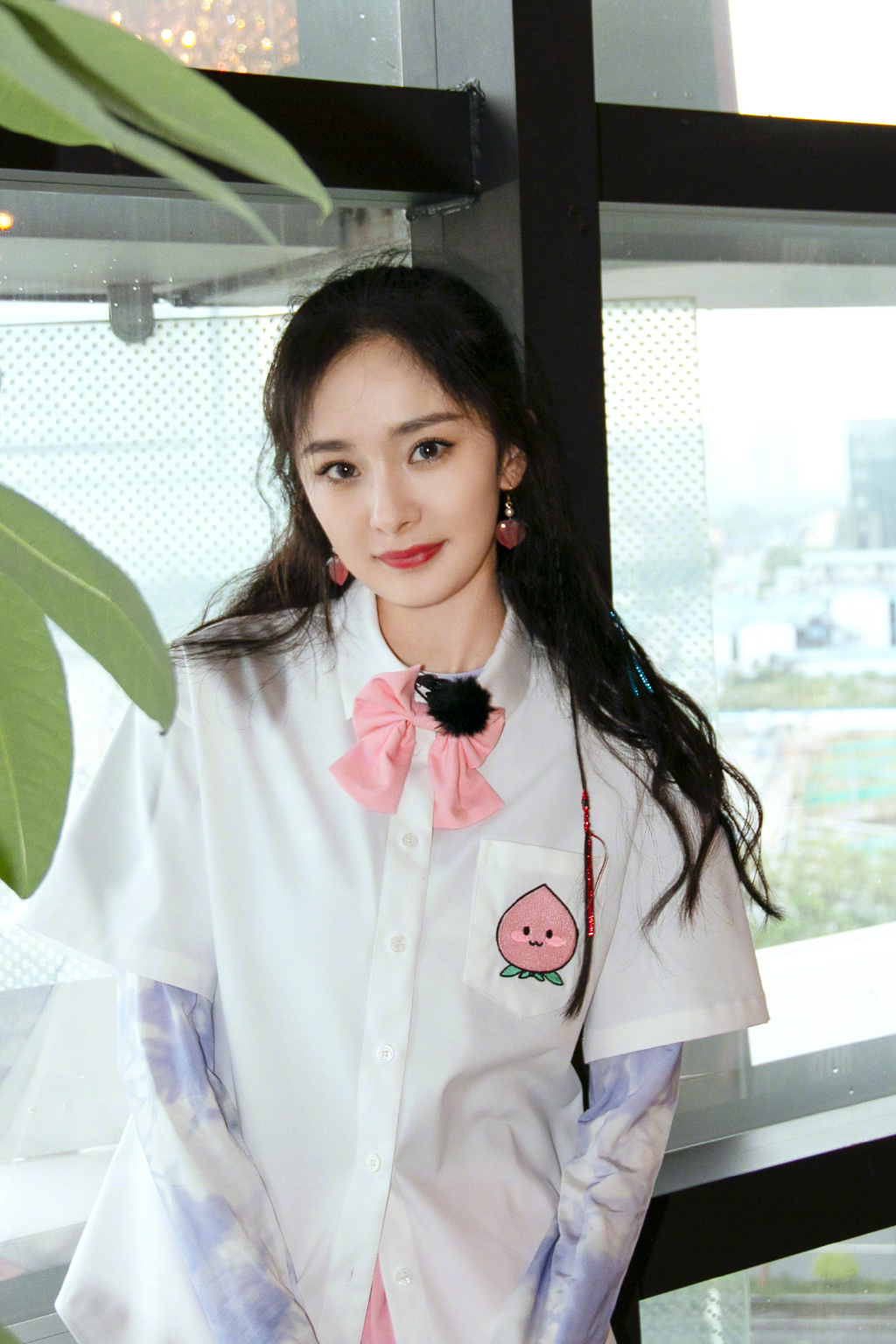 出道已經三十年！楊冪爆「半張臉全垮」　網翻舊照嚇歪：維修後遺症？