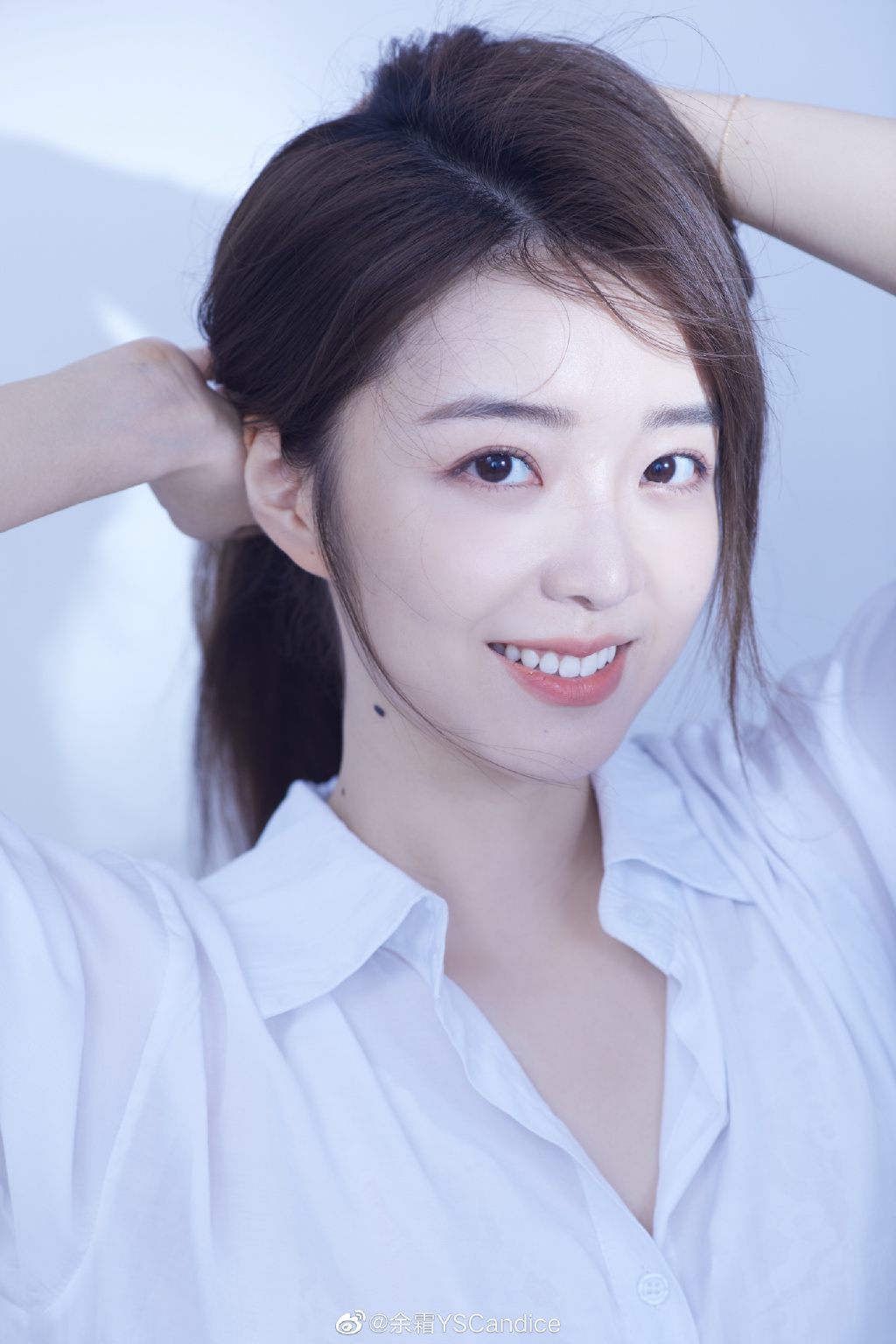 真實顏值曝光！正妹主持人「無P圖流出」　網：果然是阿姨！