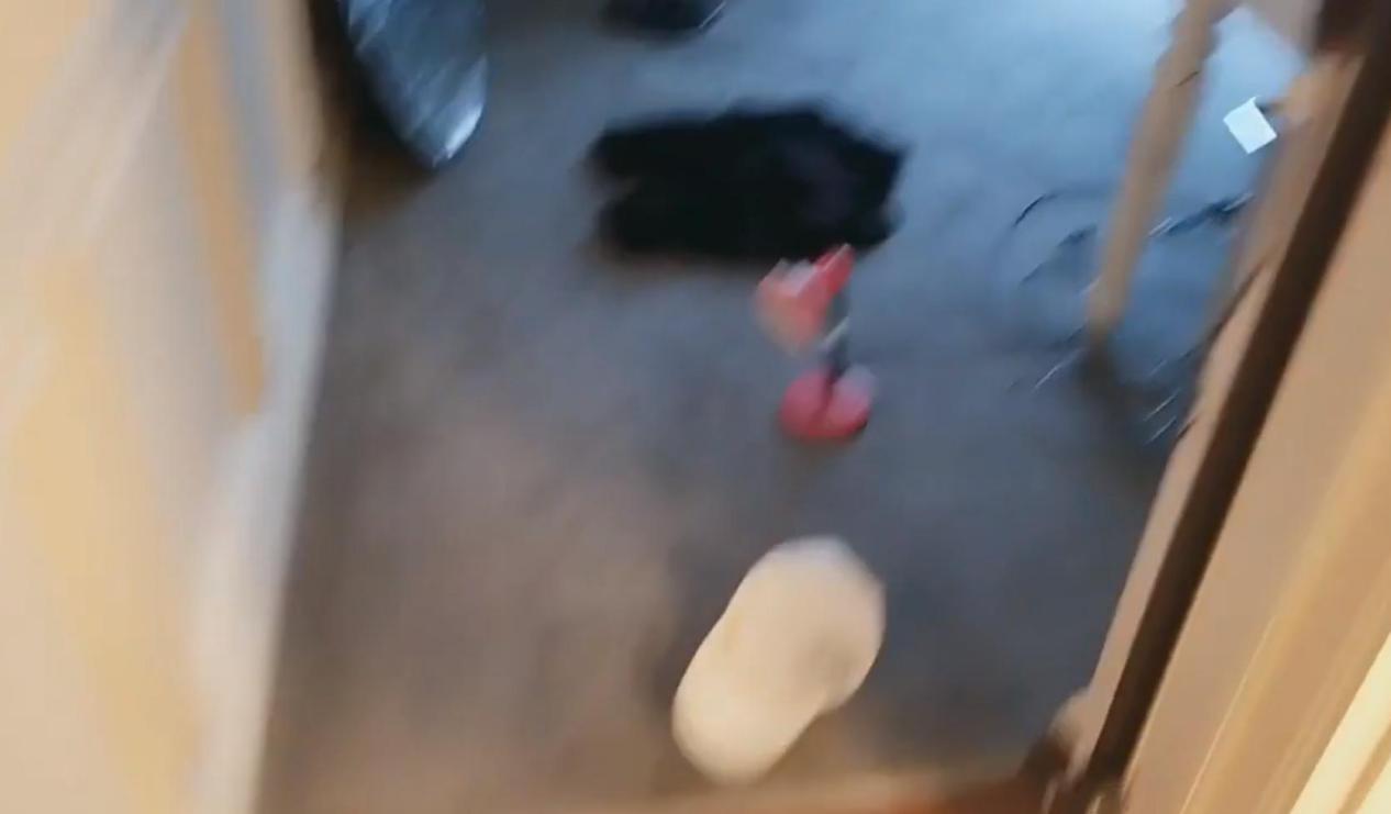 私密物品大公開！正妹直播主曝光「超凌亂空間」　網嚇歪：也太誇張