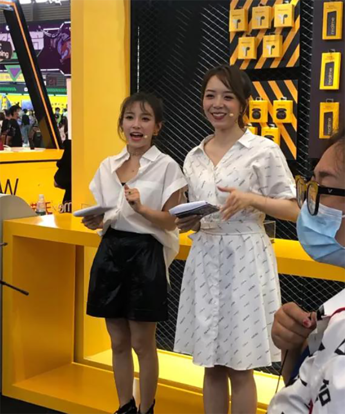 真實顏值曝光！正妹主持人「無P圖流出」　網：果然是阿姨！