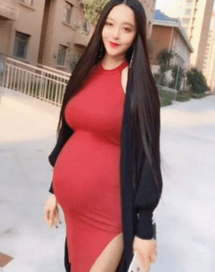 「UNIQLO試衣間激戰片」爆紅!女主角五年後「近況曝光」 網傻眼:太不要臉