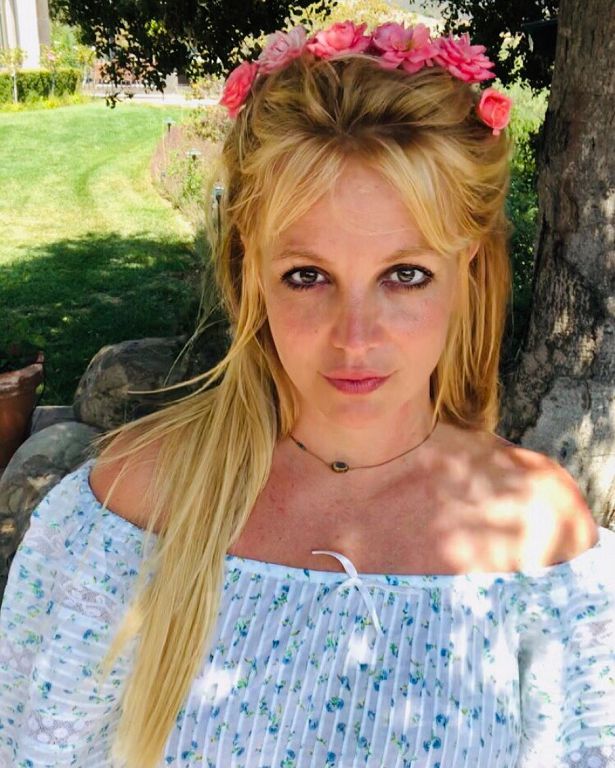 真被軟禁在精神病院？小甜甜布蘭妮「影片曝異常」爸否認：都是陰謀論