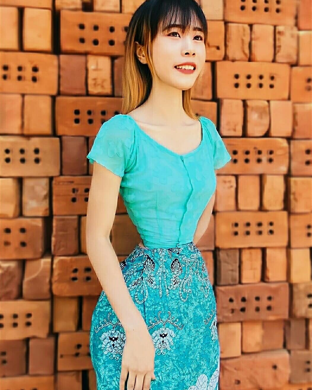 差點打破世界紀錄!網紅小蠻腰「史上最魔鬼」 網嚇歪:肋骨都拿掉了?