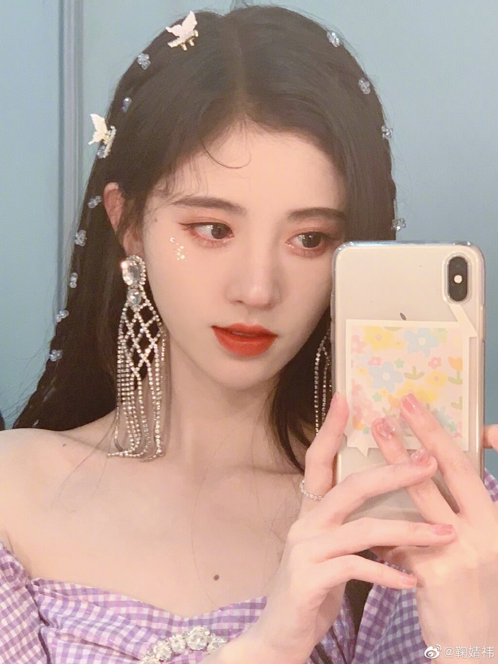 四千年美女自豪 「天生髮量多」!網翻出「禿頭舊照」傻眼:別再說謊了