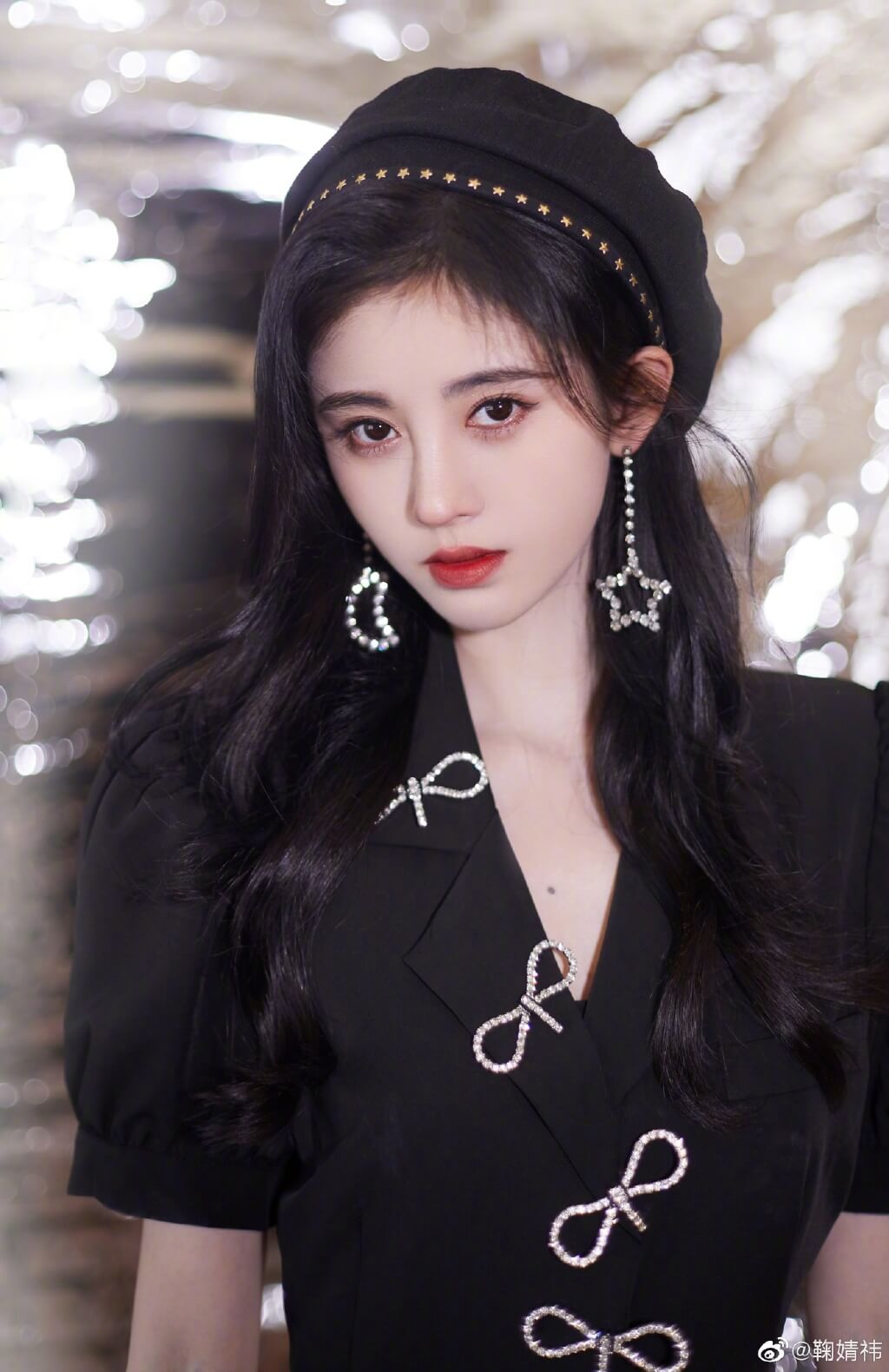 四千年美女自豪 「天生髮量多」!網翻出「禿頭舊照」傻眼:別再說謊了