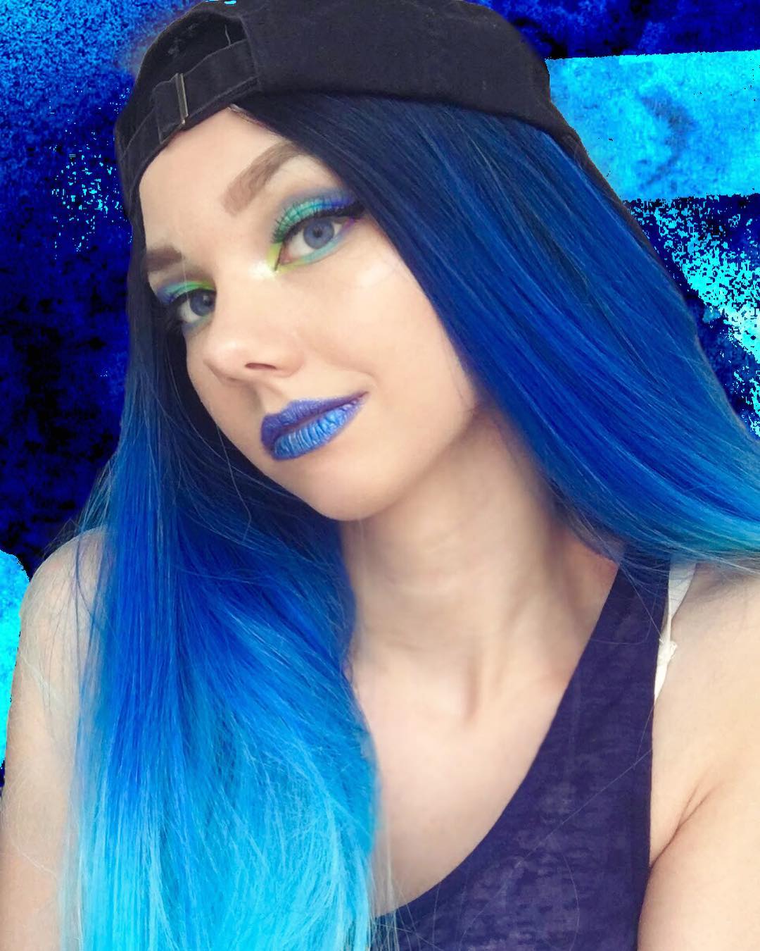 六年都沒剪過!18歲網紅「指甲超過15公分」 網嚇歪:超像巫婆