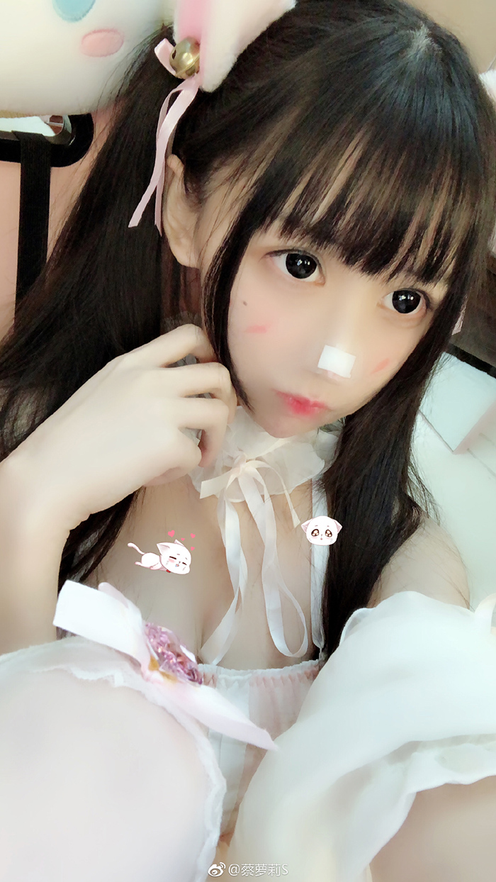 一件只要4塊錢！正妹網紅「原味大清倉」　網瘋搶「一秒售罄」！