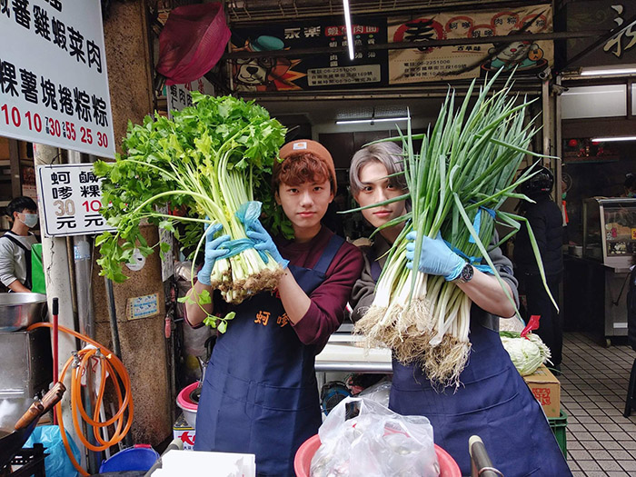 上山下海沒在怕!noovy「出海捕魚出插曲」 團員暈船大吐