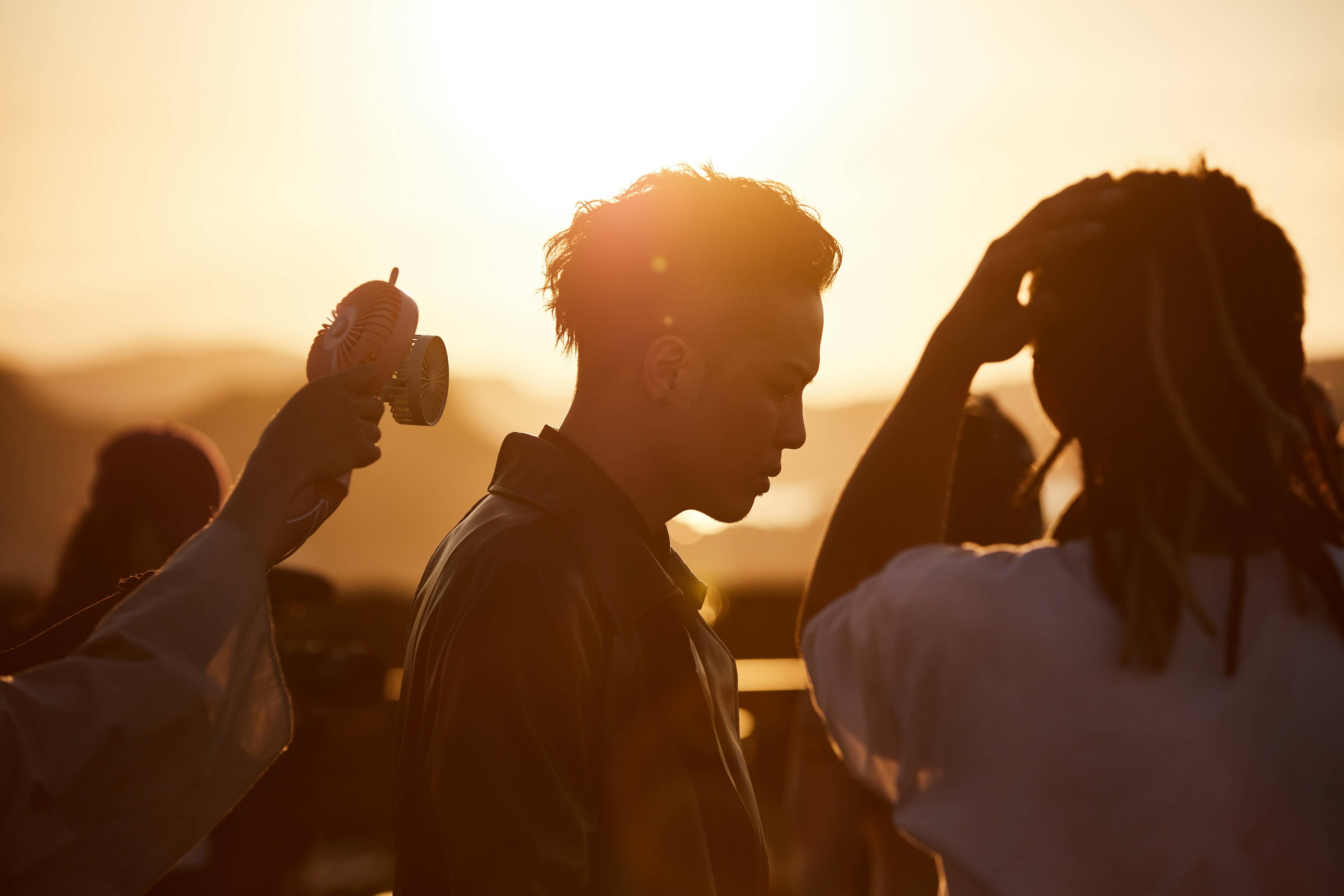 J.Sheon「入墳場拍MV」　中暑又被煞到：真的毛毛的！