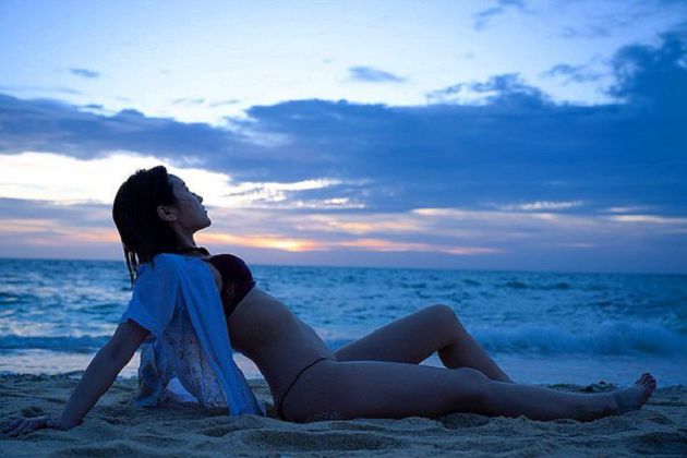 漂亮過頭！正妹牙醫美到出寫真　「風一吹」薄紗直接掀開