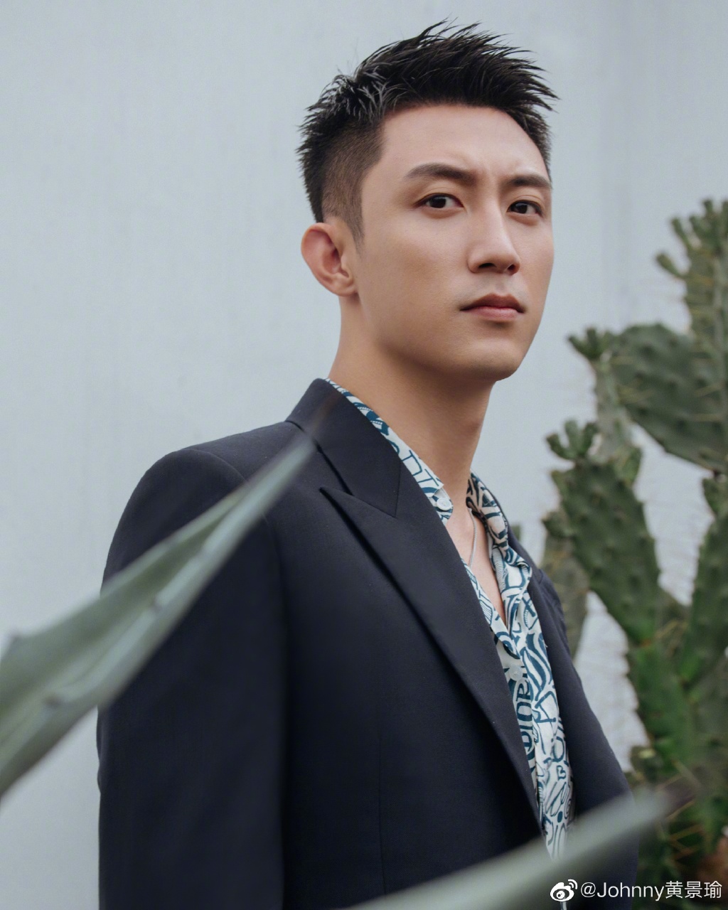 曾坐牢5年！炫富網紅自爆「曾交往《上隱》男星」：入獄就被他封鎖