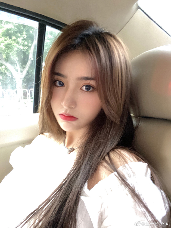 身邊沒有任何保鑣！金子涵「慘被狂粉跟蹤」：一路緊貼甩不掉！