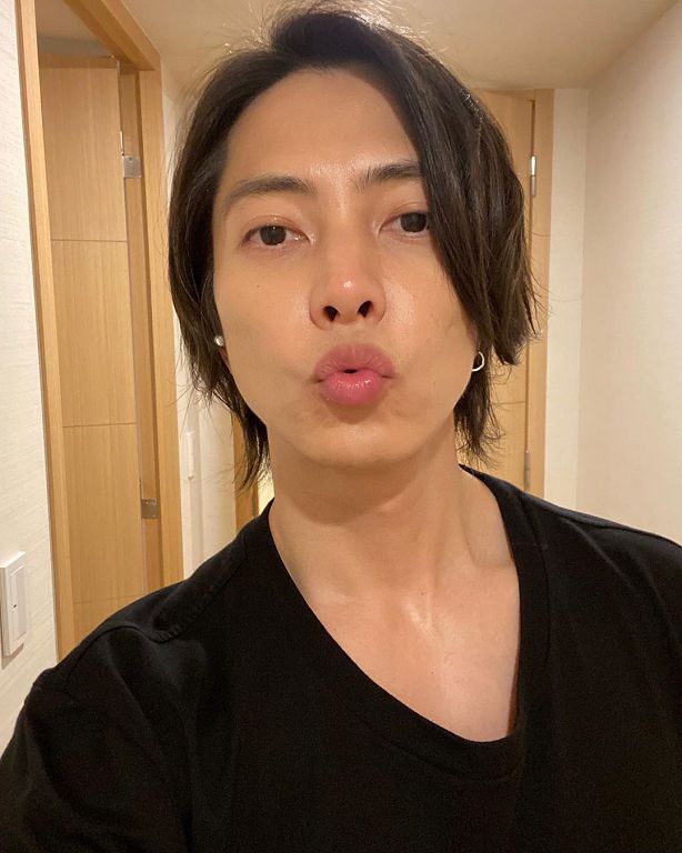 風波燒不停!日本正妹狂炫「睡了」山下智久睡 黑歷史全被挖