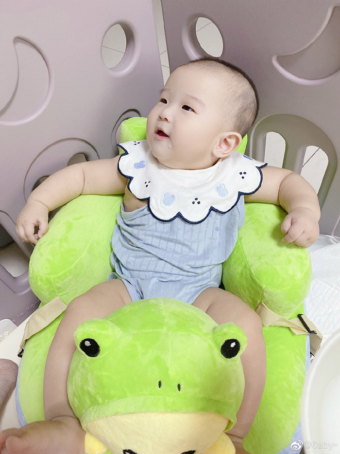 從小就是大長腿!100kg厚片女孩「6個月大兒子萌照」曝光 網驚:愈來愈像爸爸!