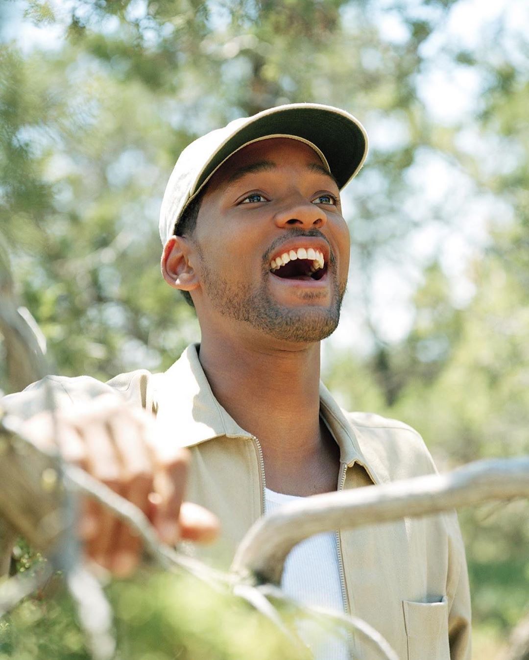 門牙噴掉！威爾史密斯合體歌手「拍片出意外」：你們看不到他了！