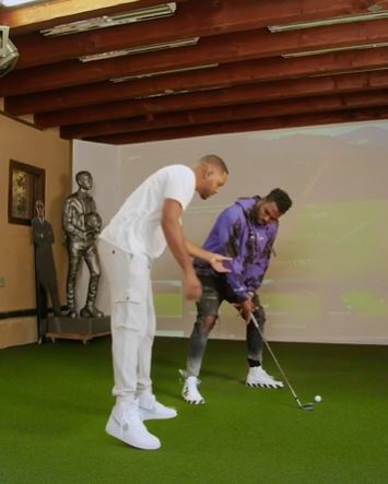 門牙噴掉！威爾史密斯合體歌手「拍片出意外」：你們看不到他了！