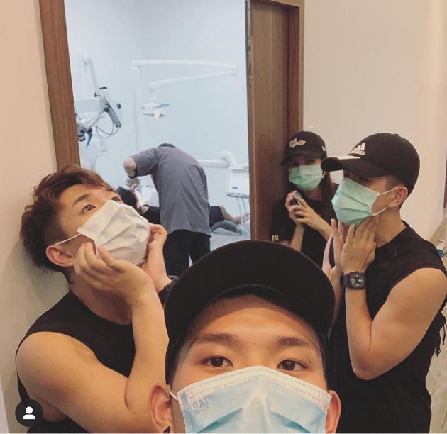 拖2年才就醫！男歌手「牙齦破大洞」　牙醫急警告：可能會毀容