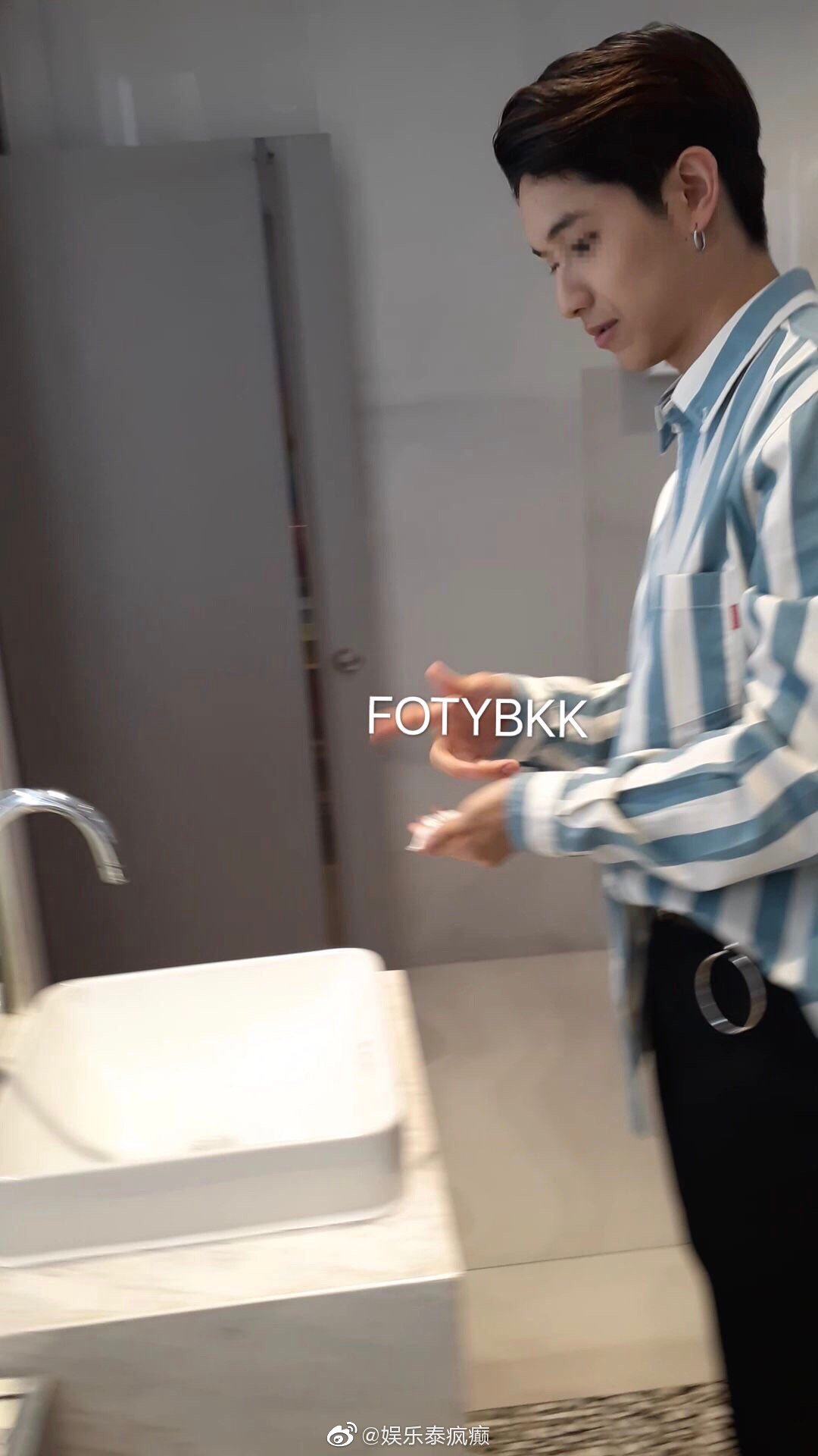 「解放過程」全遭偷拍傳上網 男星爆氣秀截圖:不用找原圖了!