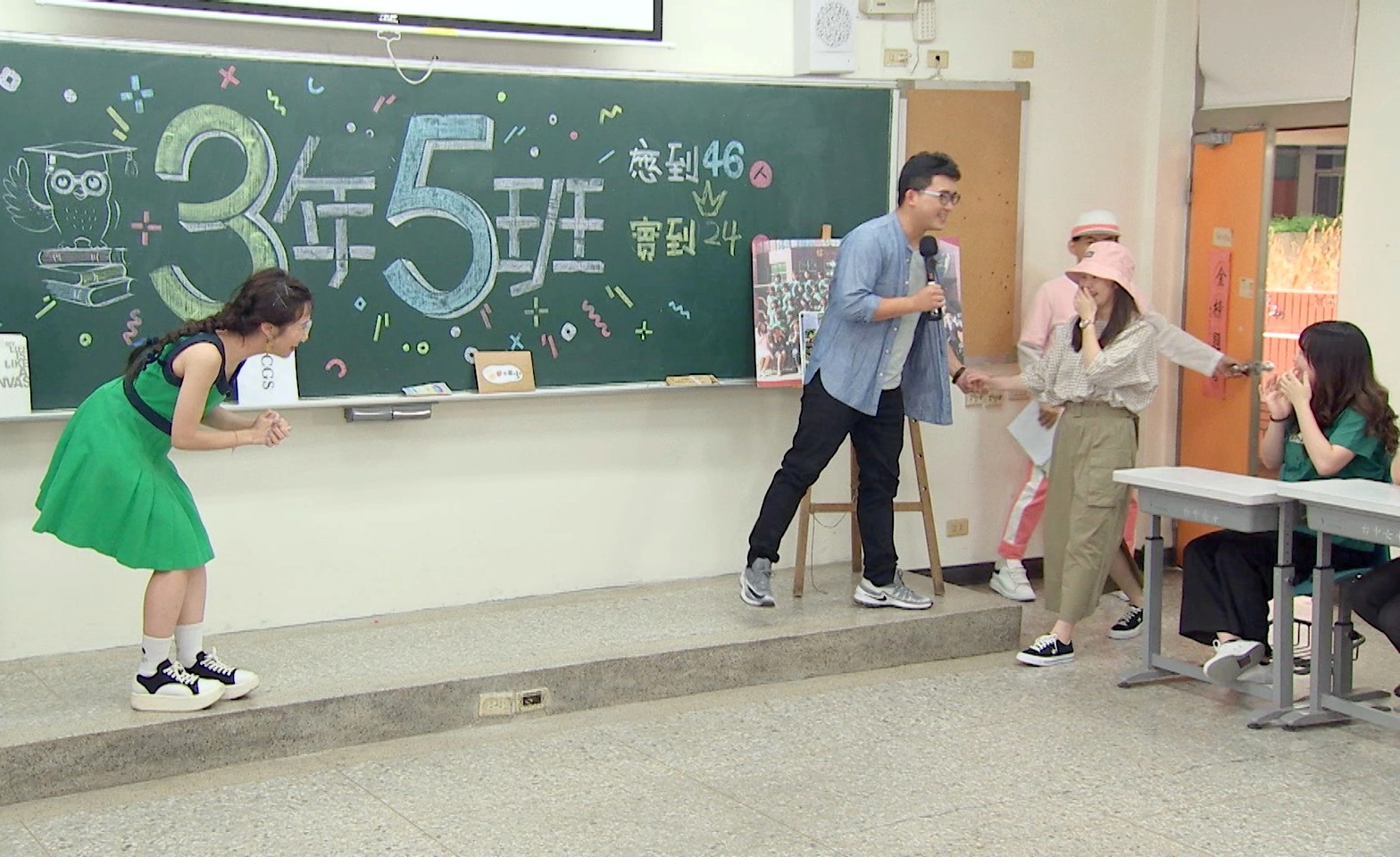 兒時仰慕者帶老婆現身 Lulu尷尬保持距離