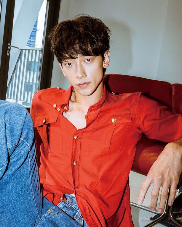 爆瘦10公斤！Rain「眼睛變大顆」捲捲頭曝光　網：根本李光洙