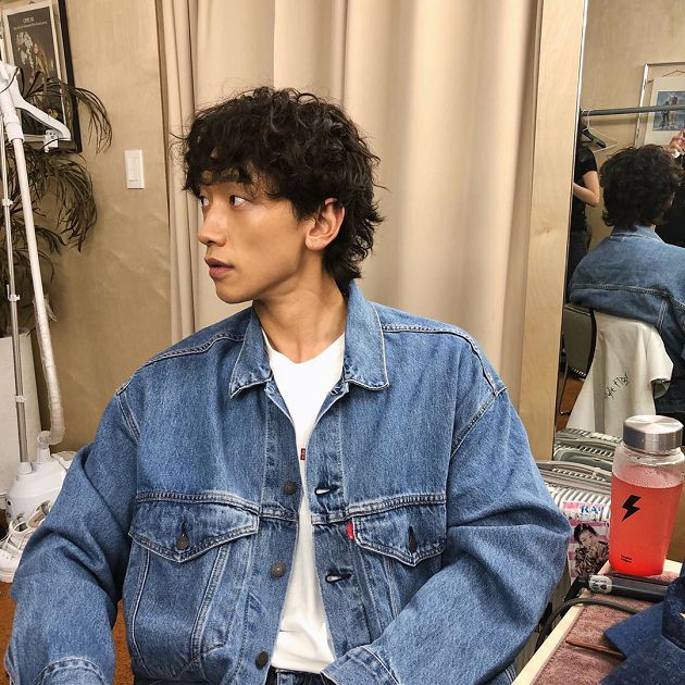 爆瘦10公斤！Rain「眼睛變大顆」捲捲頭曝光　網：根本李光洙